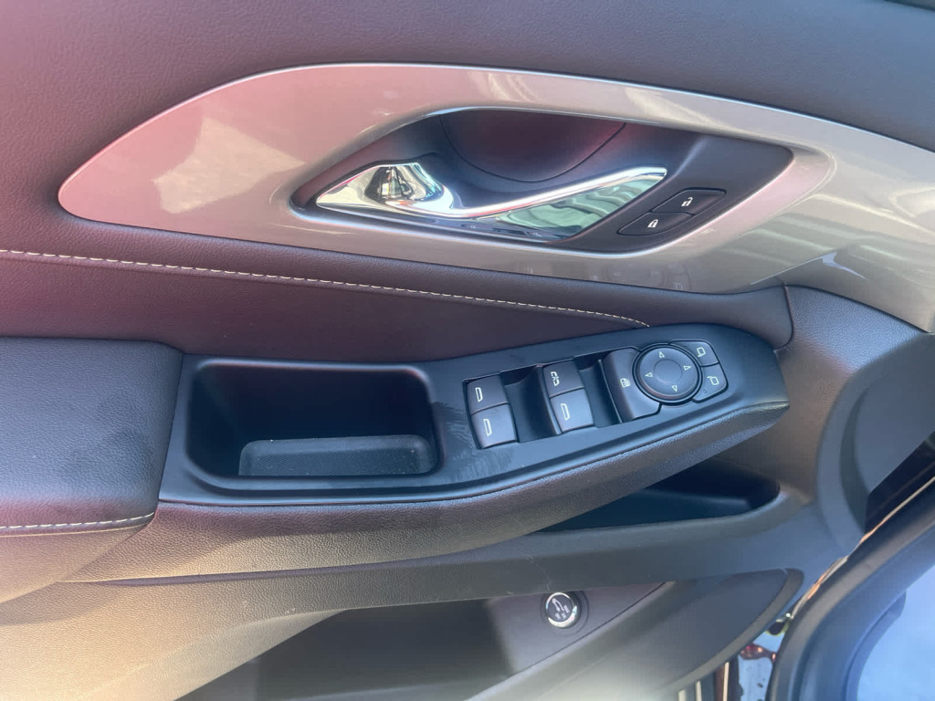 2023 Chevrolet Traverse AWD LT Leather