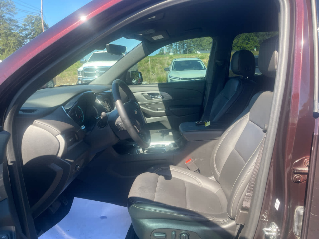 2023 Chevrolet Traverse AWD LT Leather