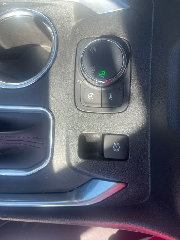 2023 Chevrolet Traverse AWD LT Leather