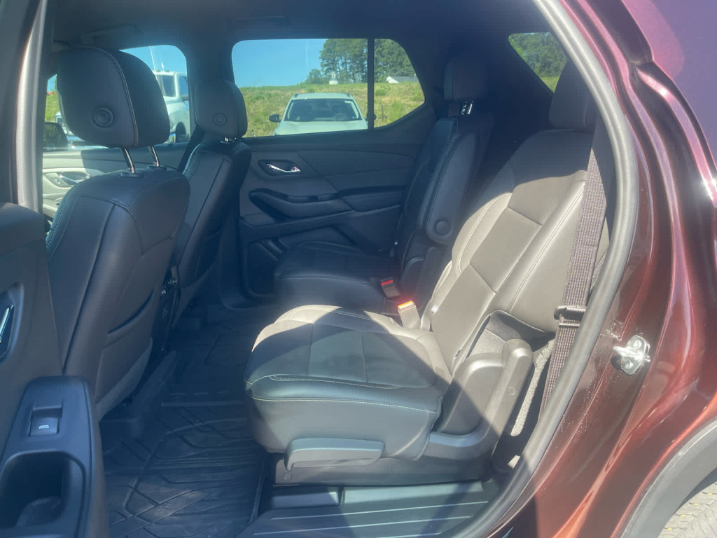 2023 Chevrolet Traverse AWD LT Leather