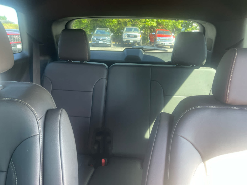 2023 Chevrolet Traverse AWD LT Leather
