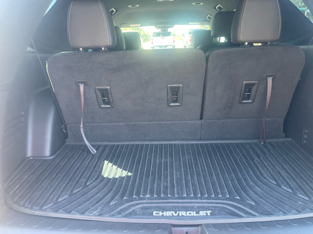 2023 Chevrolet Traverse AWD LT Leather