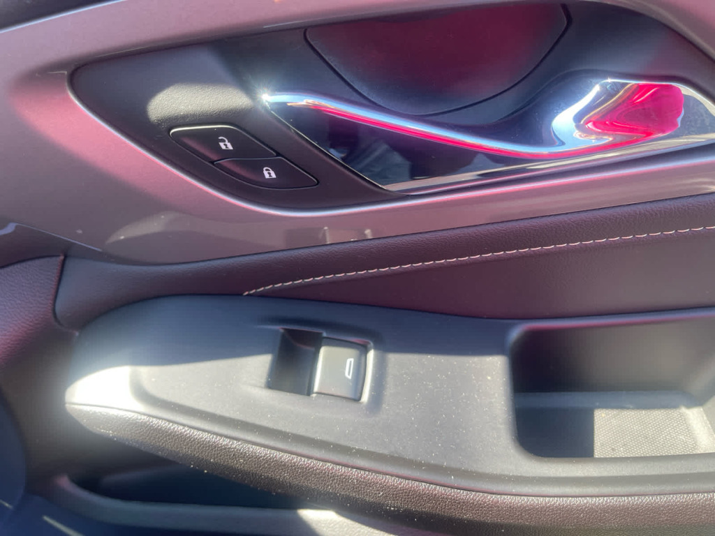 2023 Chevrolet Traverse AWD LT Leather