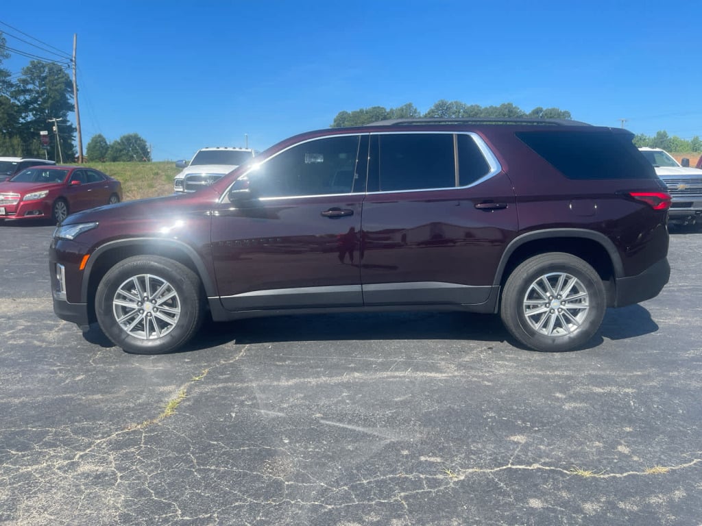2023 Chevrolet Traverse AWD LT Leather
