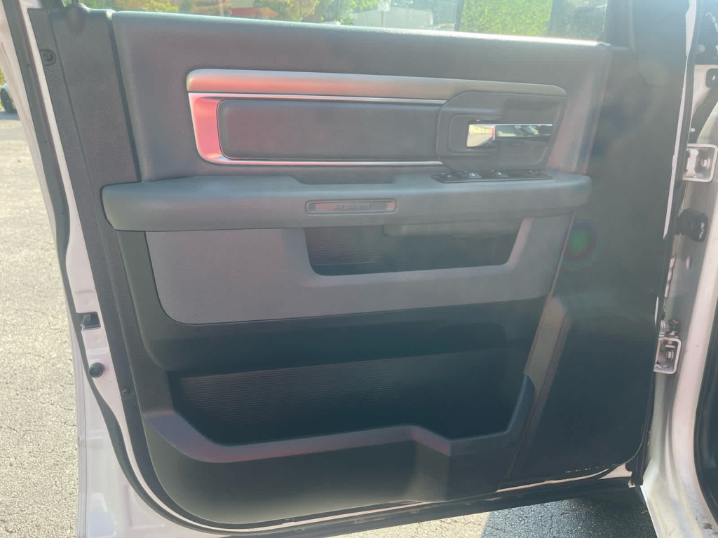 2019 Ram 1500 Classic SLT Crew Cab 4x4 5'7" Box