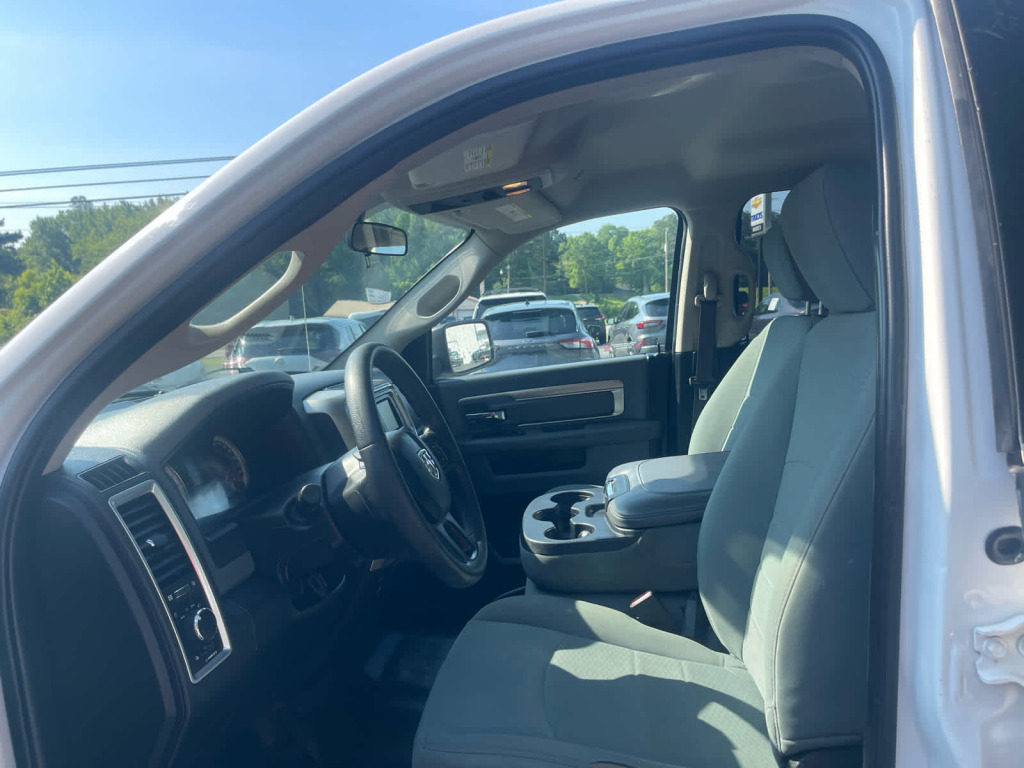 2019 Ram 1500 Classic SLT Crew Cab 4x4 5'7" Box