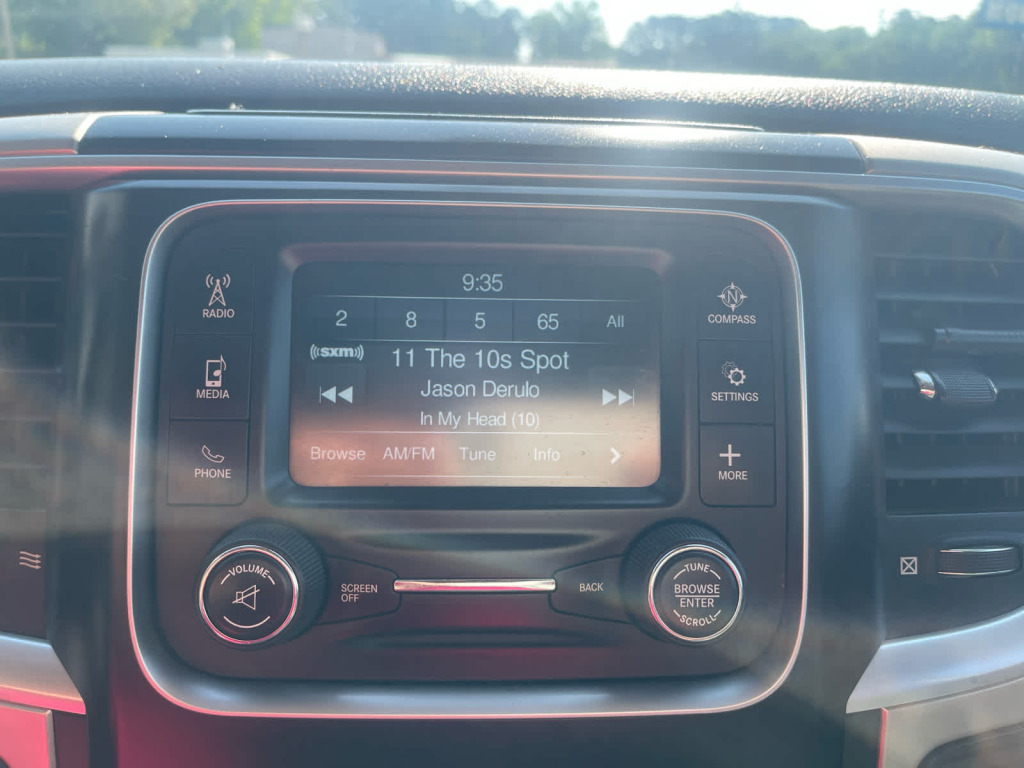 2019 Ram 1500 Classic SLT Crew Cab 4x4 5'7" Box