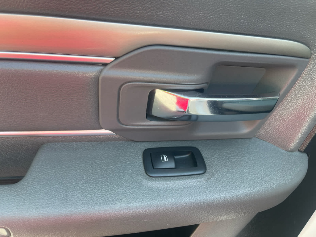 2019 Ram 1500 Classic SLT Crew Cab 4x4 5'7" Box