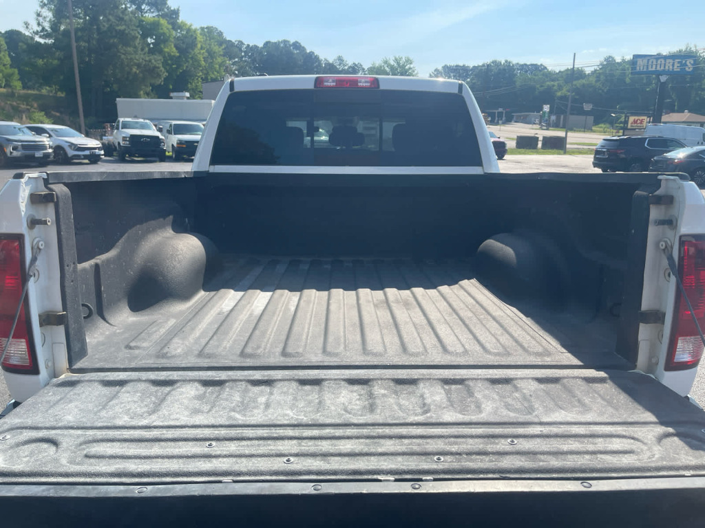 2019 Ram 1500 Classic SLT Crew Cab 4x4 5'7" Box