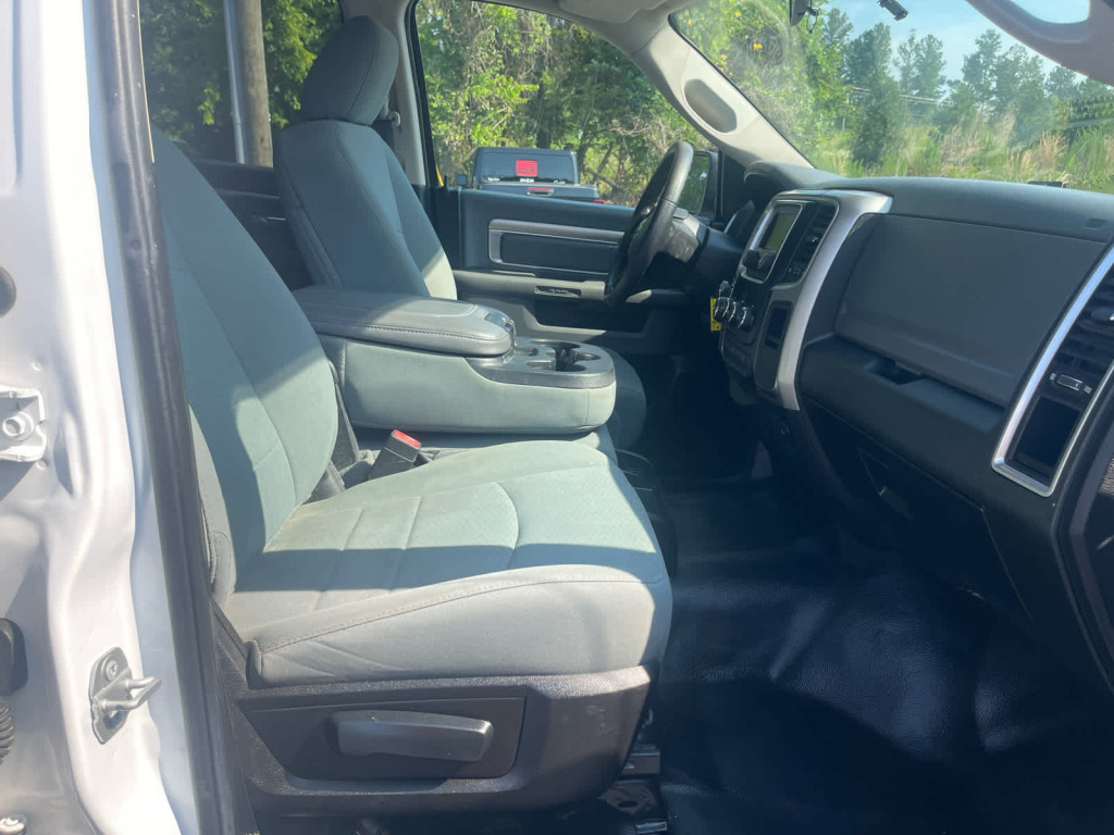 2019 Ram 1500 Classic SLT Crew Cab 4x4 5'7" Box