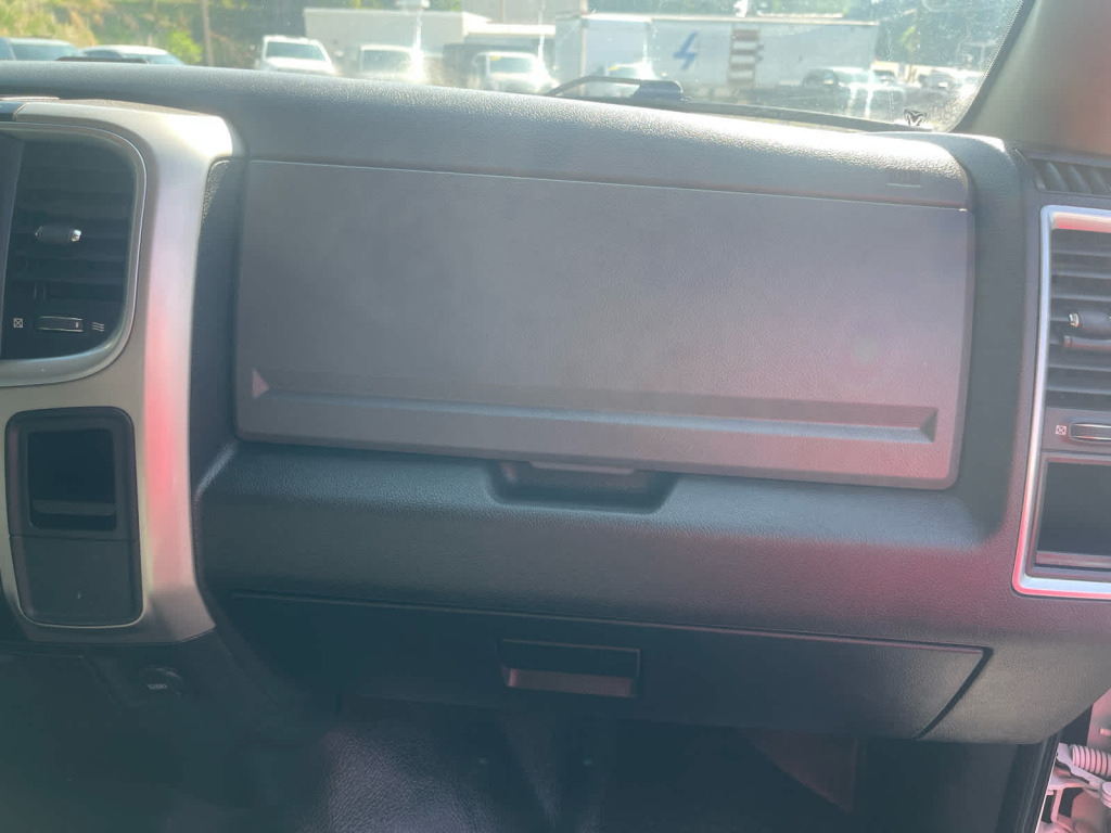 2019 Ram 1500 Classic SLT Crew Cab 4x4 5'7" Box