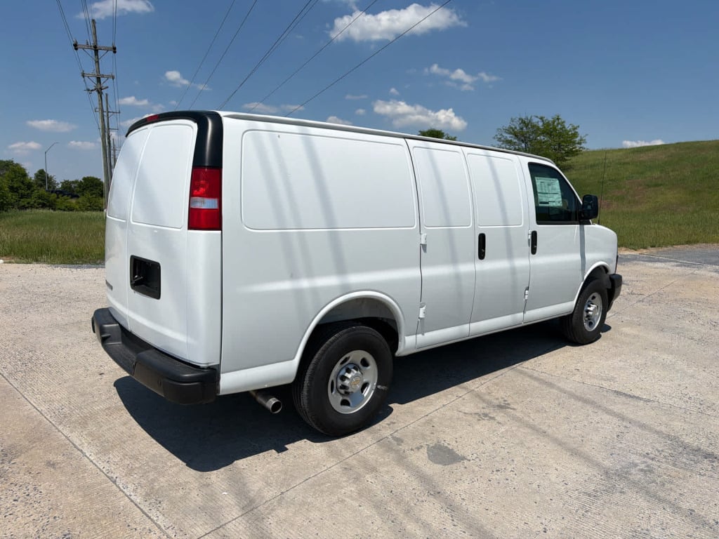 2025 Chevrolet Express Cargo RWD 3500 Regular Wheelbase WT