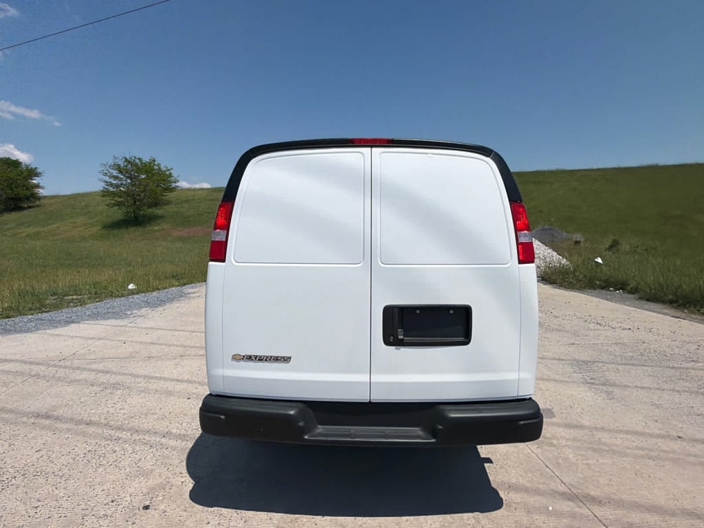 2025 Chevrolet Express Cargo RWD 3500 Regular Wheelbase WT