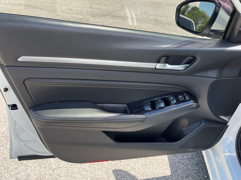 2021 Nissan Altima SL FWD