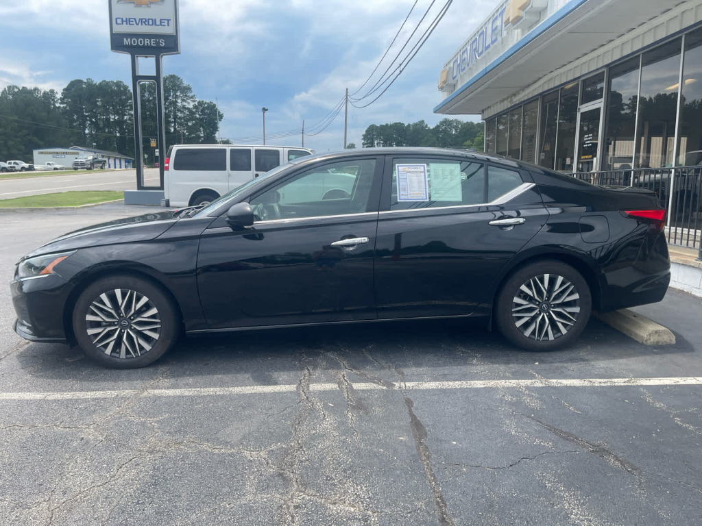 2025 Nissan Altima SV FWD
