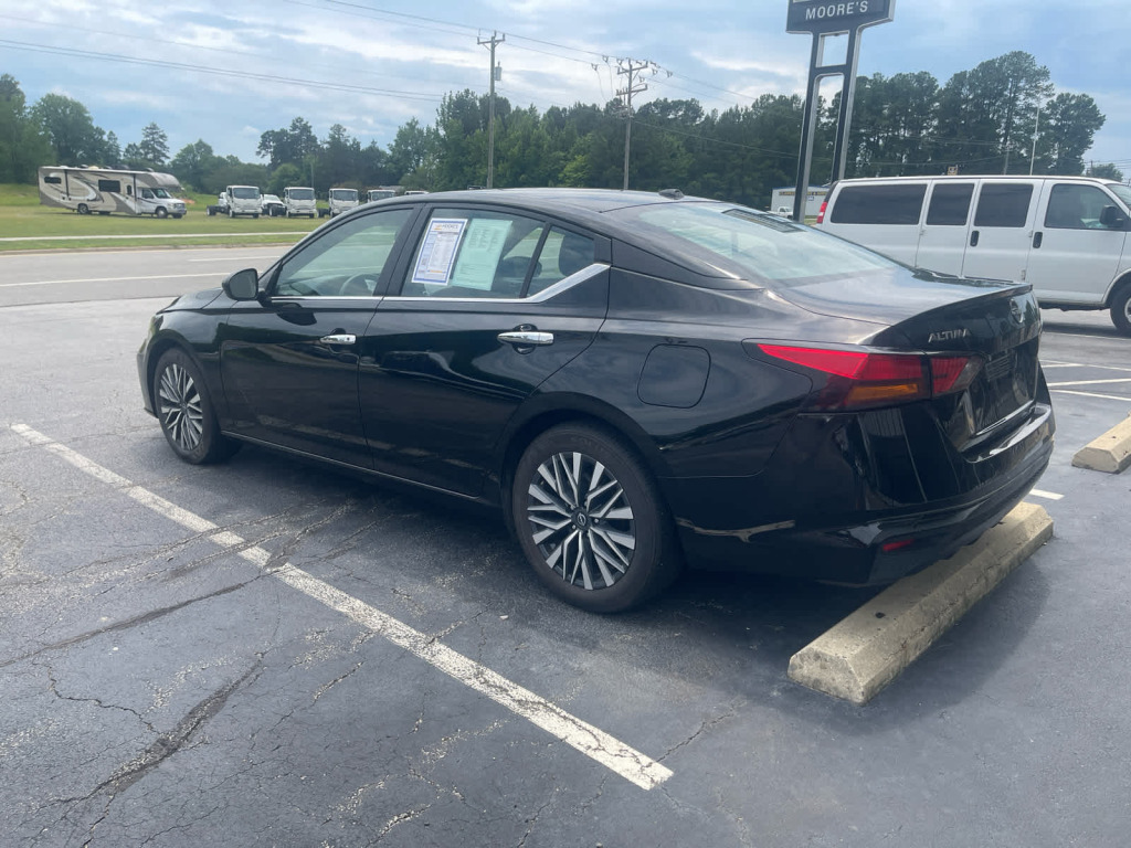 2025 Nissan Altima SV FWD