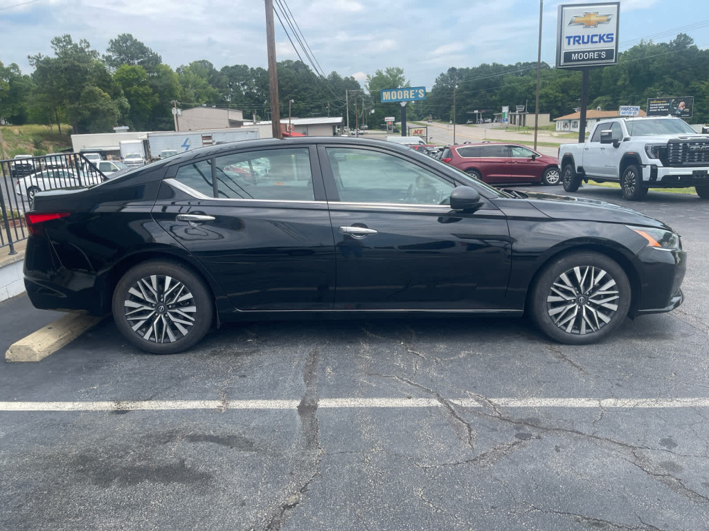 2025 Nissan Altima SV FWD