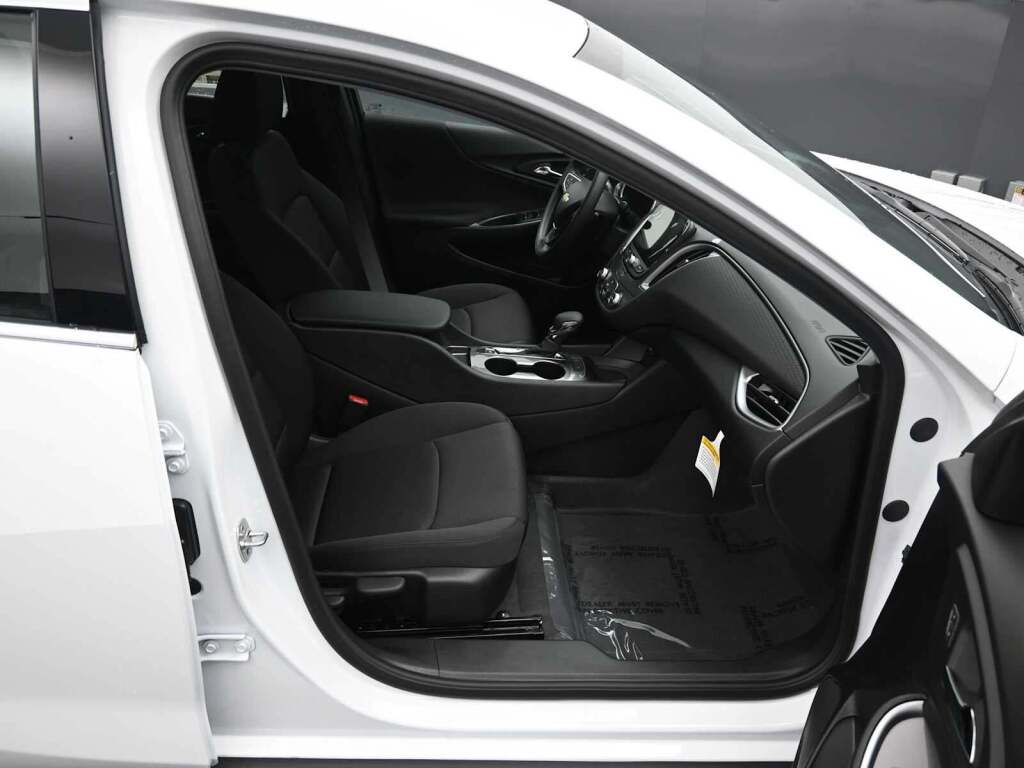 2025 Chevrolet Malibu FWD LS