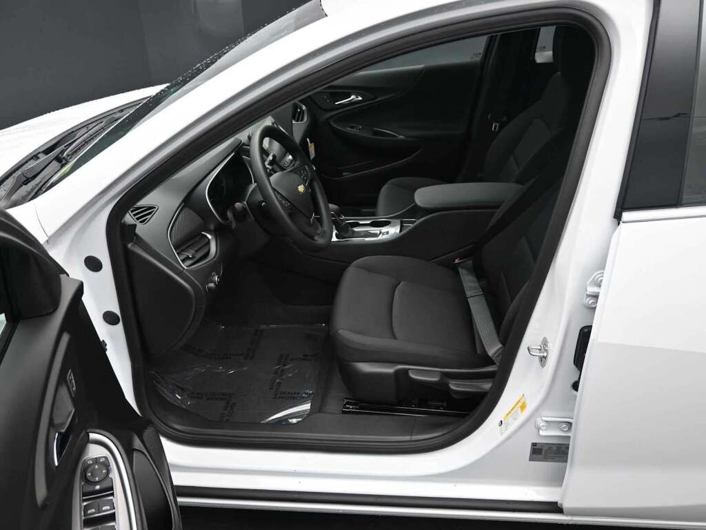 2025 Chevrolet Malibu FWD LS