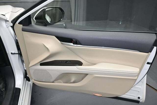 2024 Toyota Camry Hybrid XLE