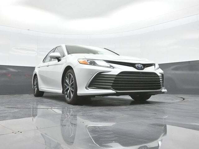2024 Toyota Camry Hybrid XLE