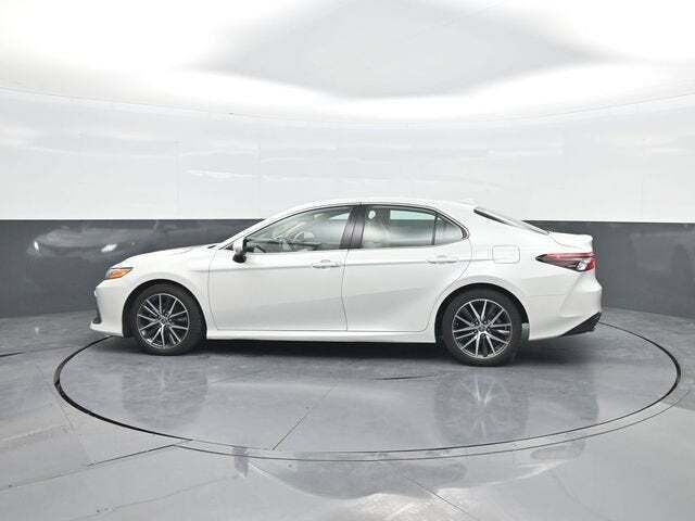 2024 Toyota Camry Hybrid XLE
