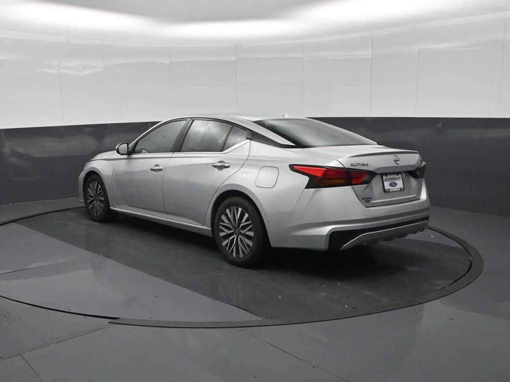 2023 Nissan Altima SV FWD
