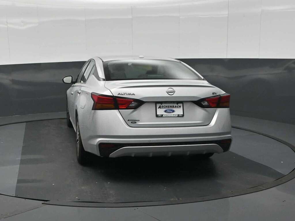 2023 Nissan Altima SV FWD