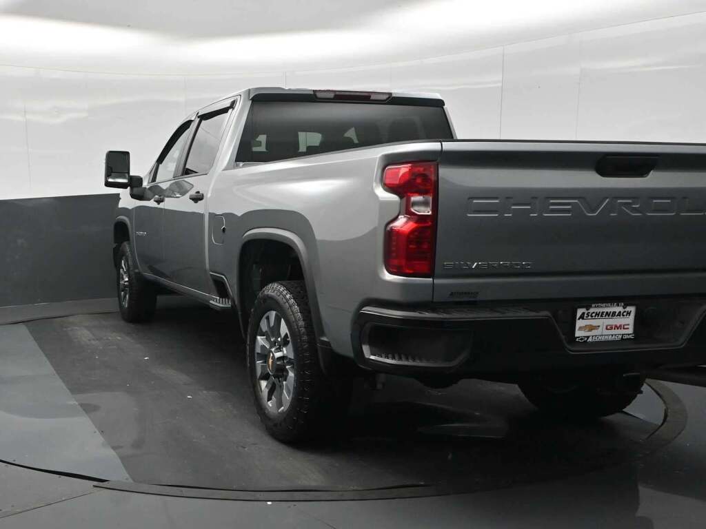 2025 Chevrolet Silverado 2500HD Custom