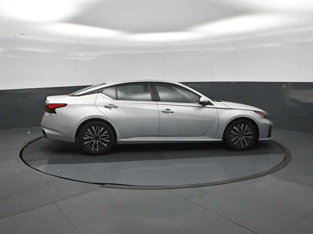 2023 Nissan Altima SV FWD
