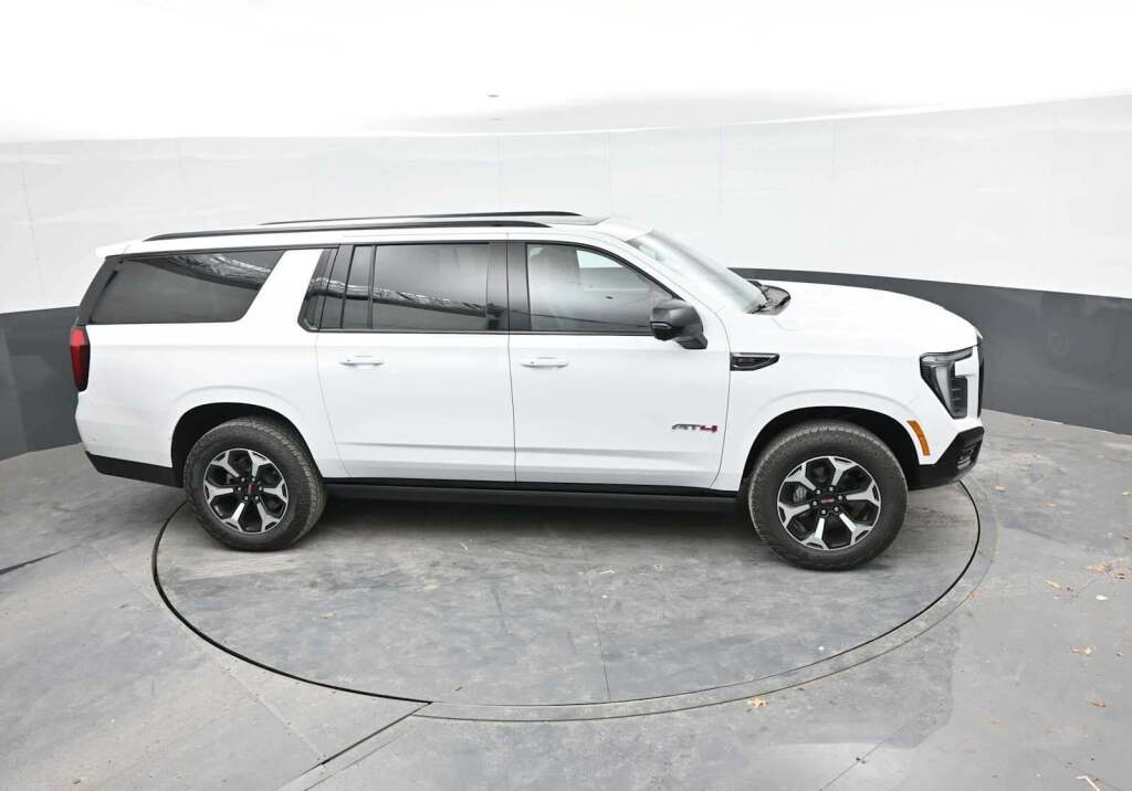2026 GMC Yukon XL 4WD AT4