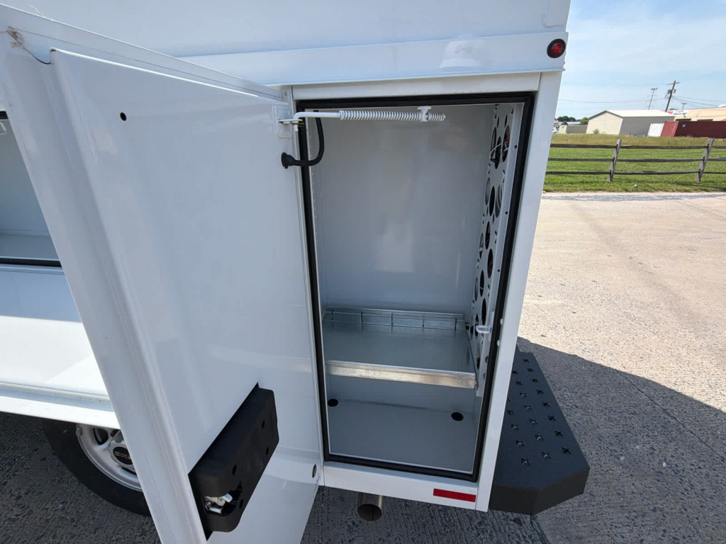 2025 GMC Savana Cutaway Work Van