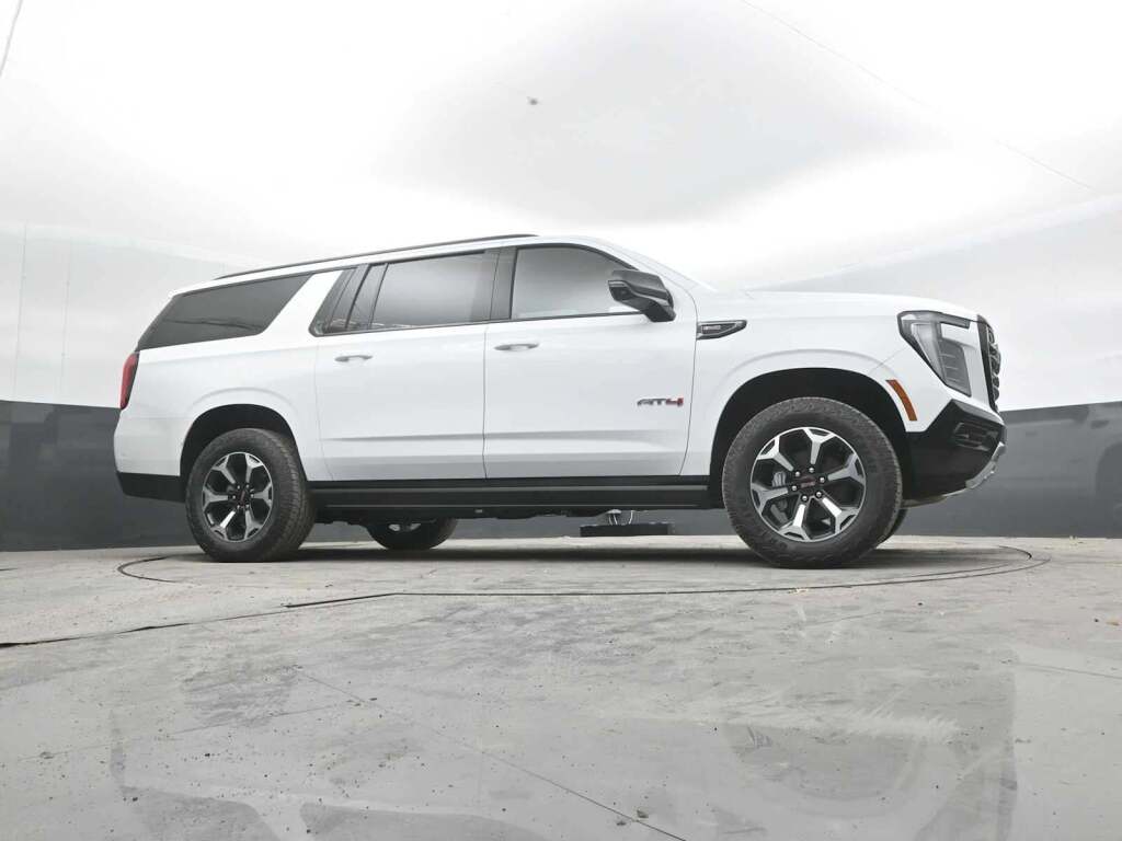 2026 GMC Yukon XL 4WD AT4