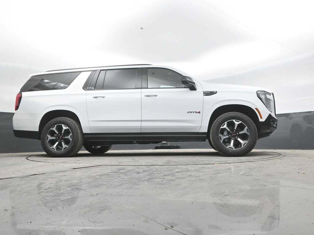2026 GMC Yukon XL 4WD AT4