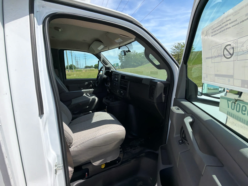2025 GMC Savana Cutaway Work Van