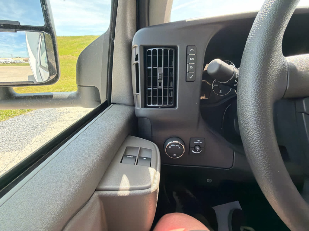 2025 GMC Savana Cutaway Work Van