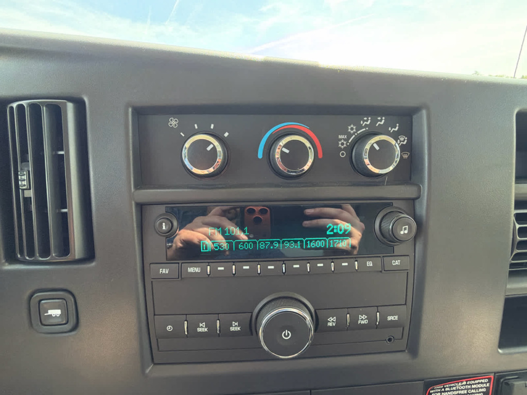 2025 GMC Savana Cutaway Work Van
