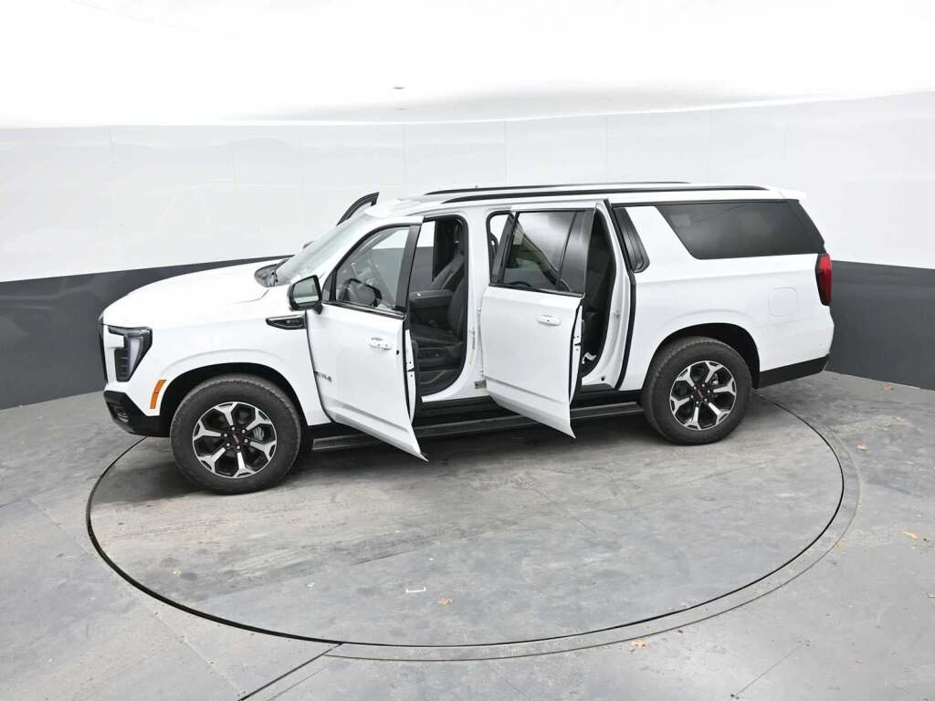 2026 GMC Yukon XL 4WD AT4