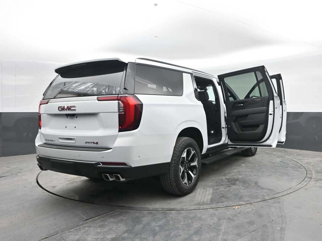 2026 GMC Yukon XL 4WD AT4
