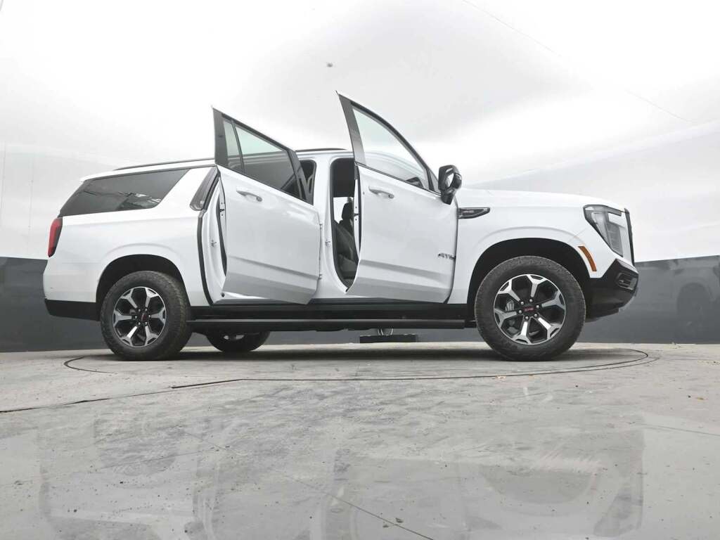 2026 GMC Yukon XL 4WD AT4