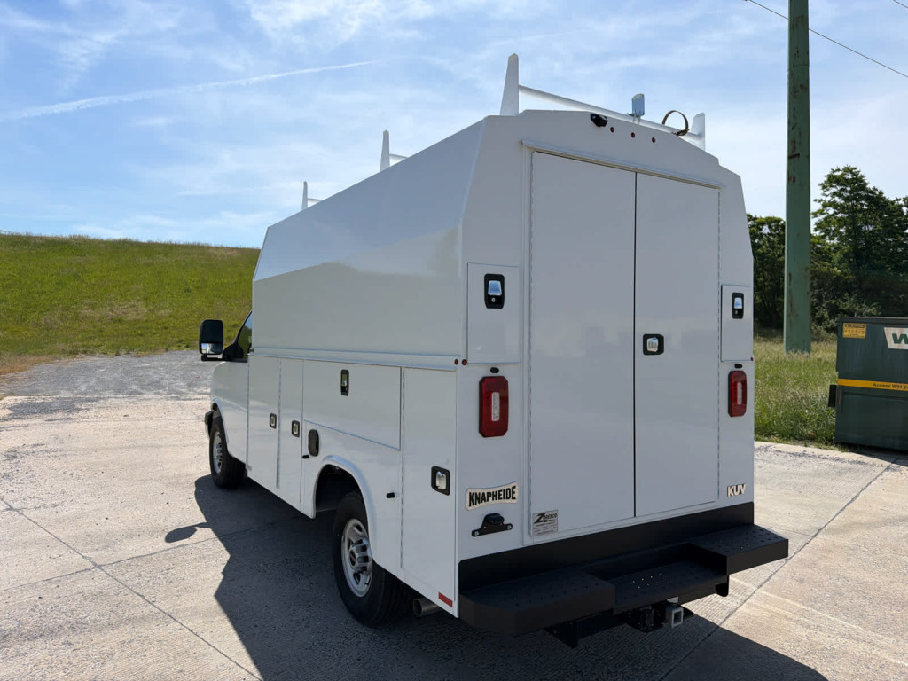 2025 GMC Savana Cutaway Work Van