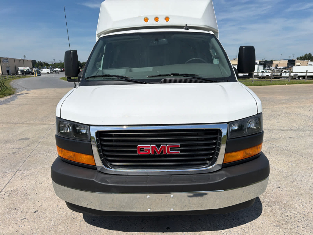 2025 GMC Savana Cutaway Work Van