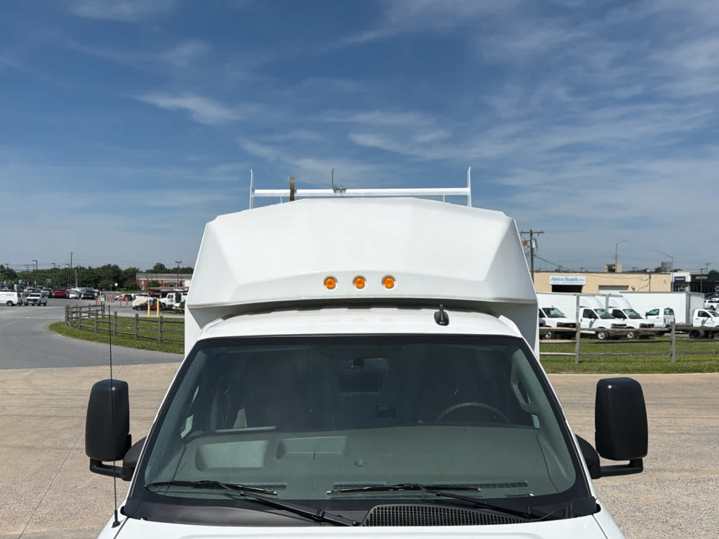 2025 GMC Savana Cutaway Work Van