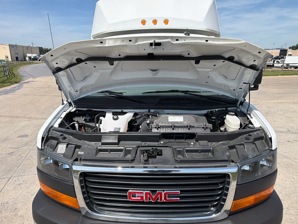 2025 GMC Savana Cutaway Work Van