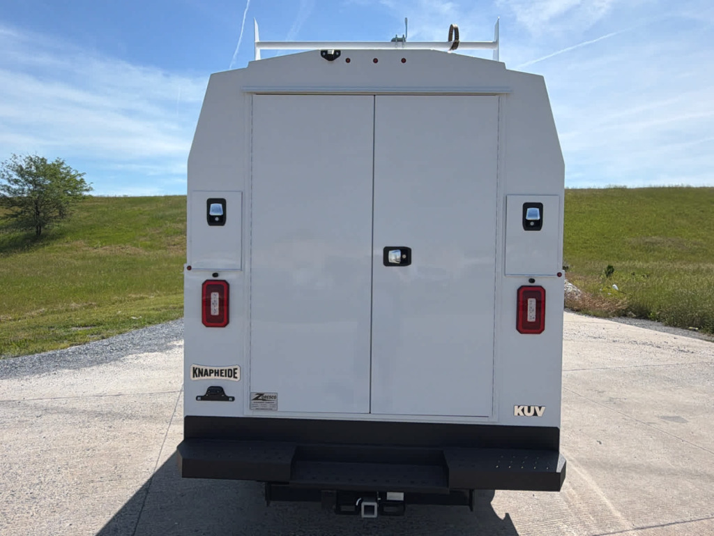 2025 GMC Savana Cutaway Work Van