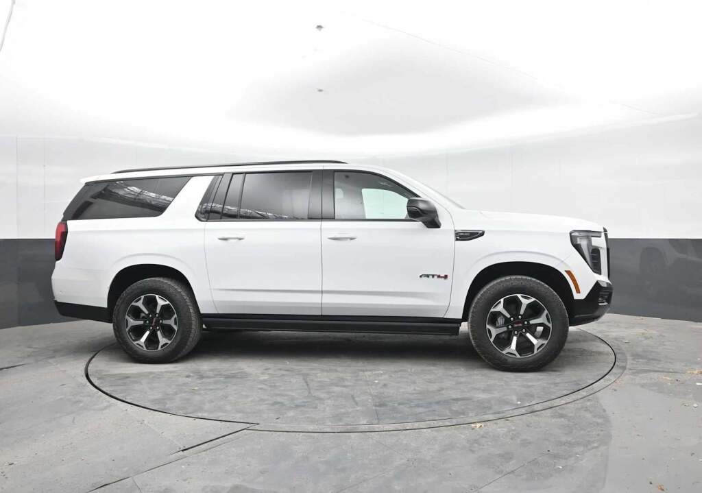 2026 GMC Yukon XL 4WD AT4