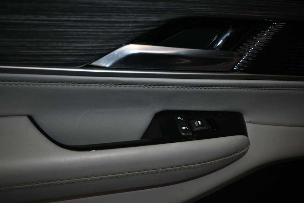 2022 Jeep Wagoneer Series II 4x4