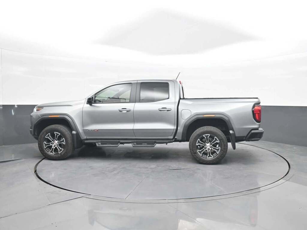 2024 GMC Canyon 4WD AT4