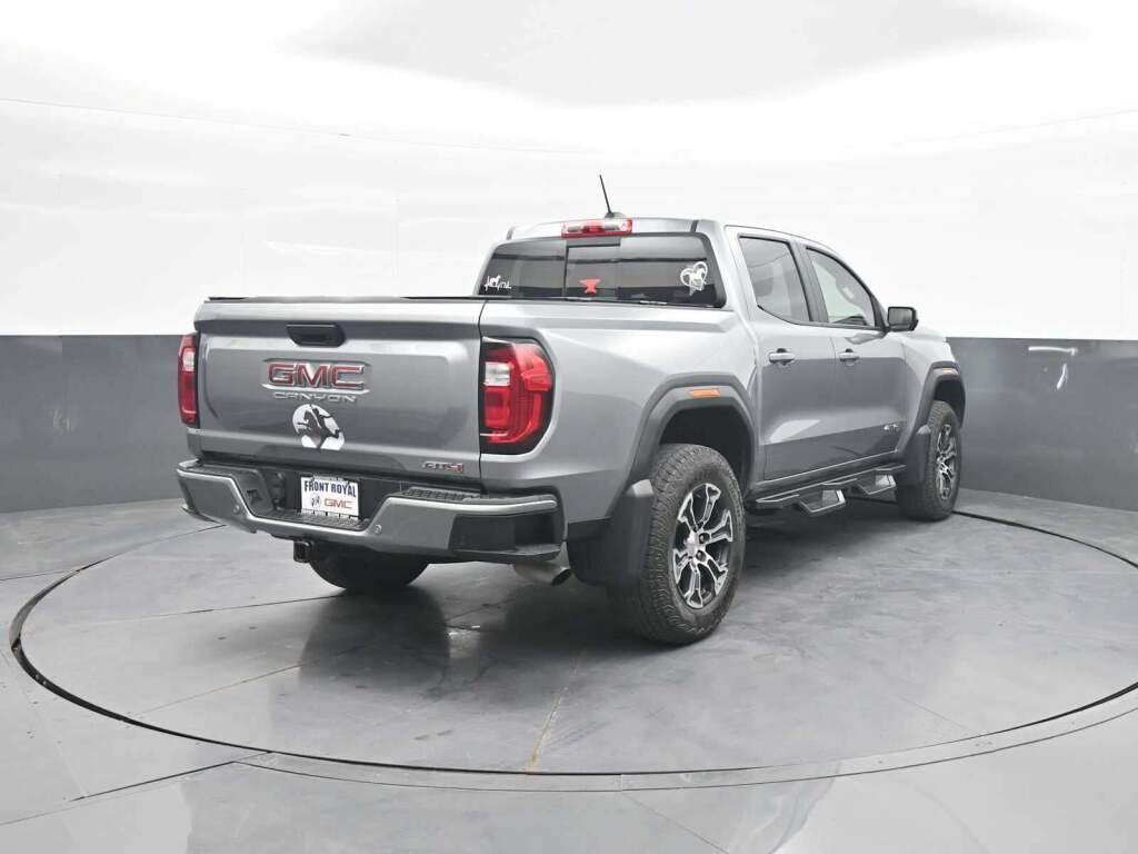 2024 GMC Canyon 4WD AT4