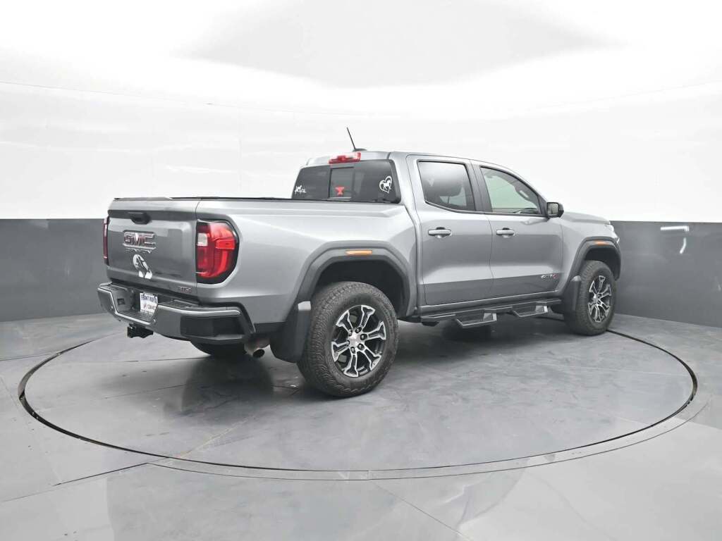2024 GMC Canyon 4WD AT4